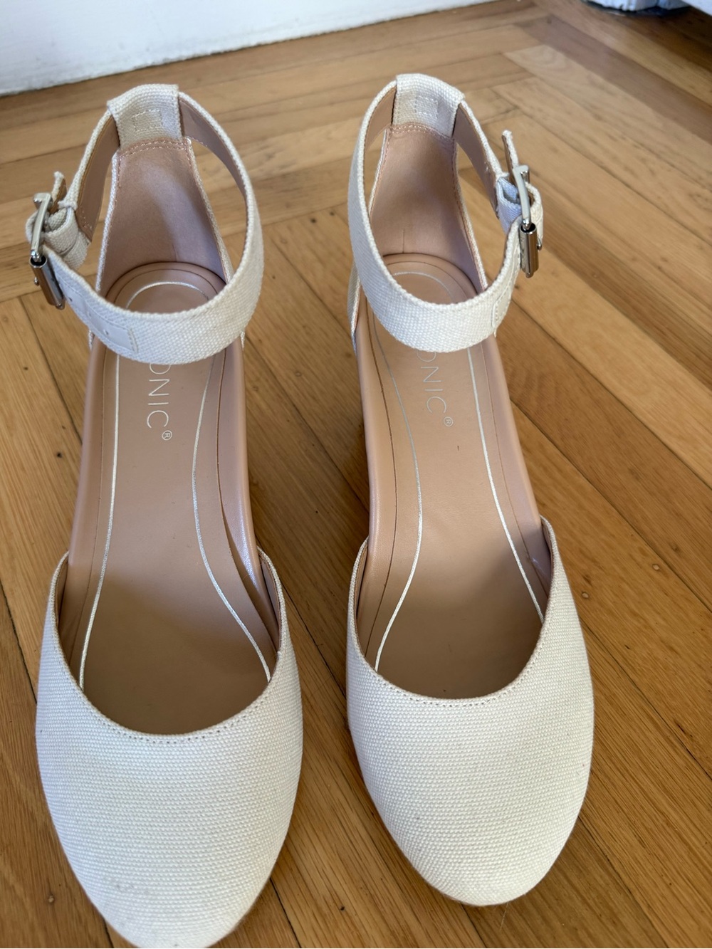 Vionic Amy Ankle Strap Closed Toe Wedge Sandal, Cream Canvas, size 8, NWOT - Picture 6 of 8